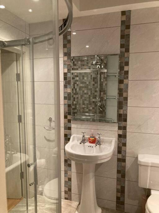 2 Quay Road, Killala. Stunning Sea Front Cottage Ngoại thất bức ảnh