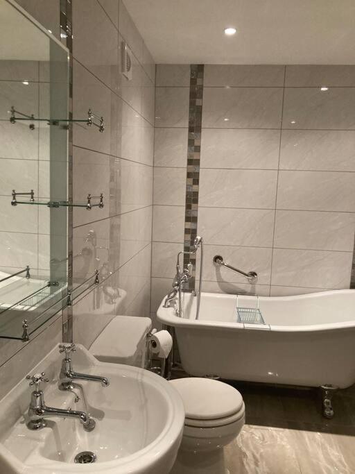2 Quay Road, Killala. Stunning Sea Front Cottage Ngoại thất bức ảnh